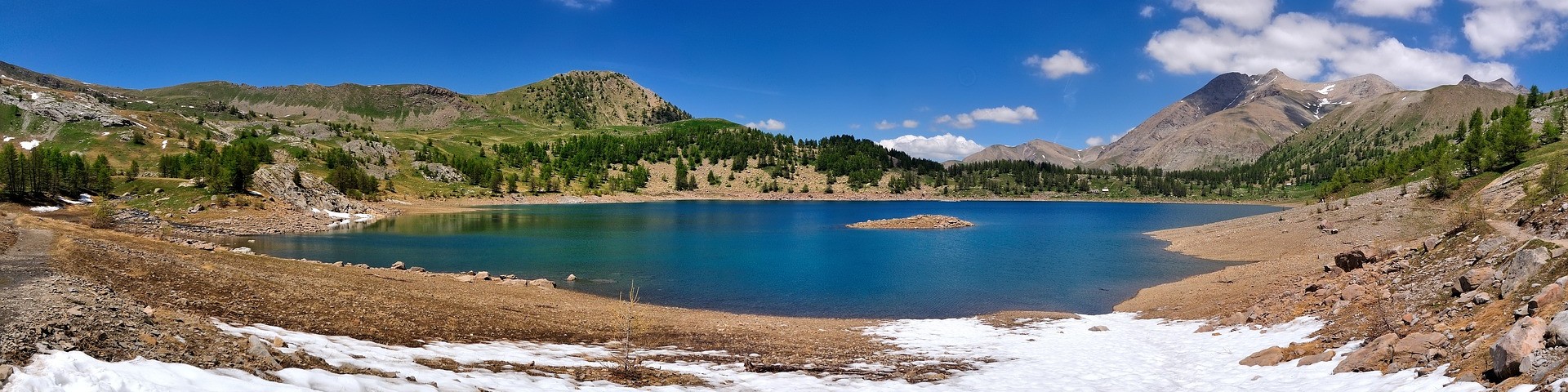 Beautiful lake in Mercantour