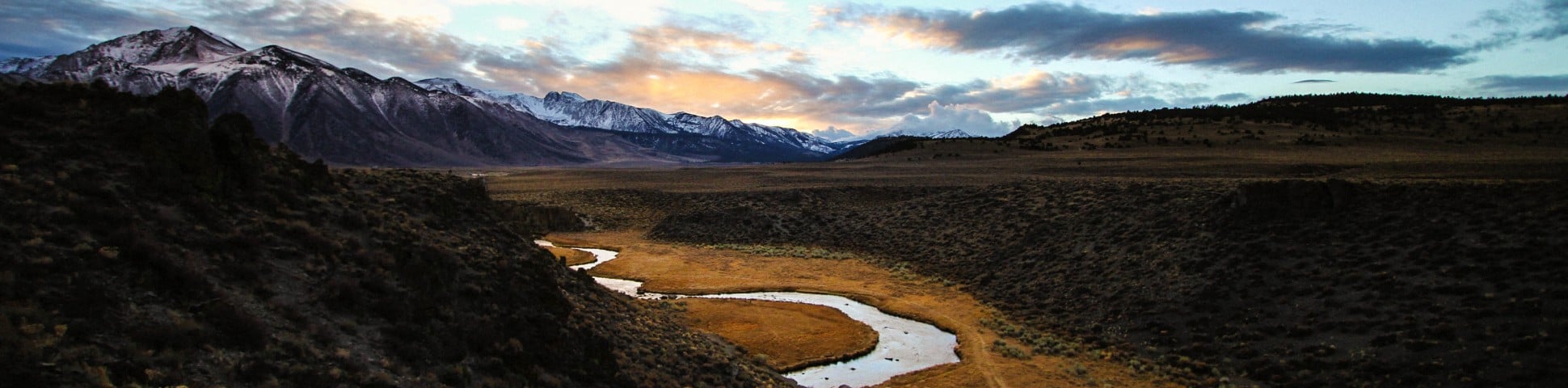 Panoramic view of Sierra Nevada mountains in California