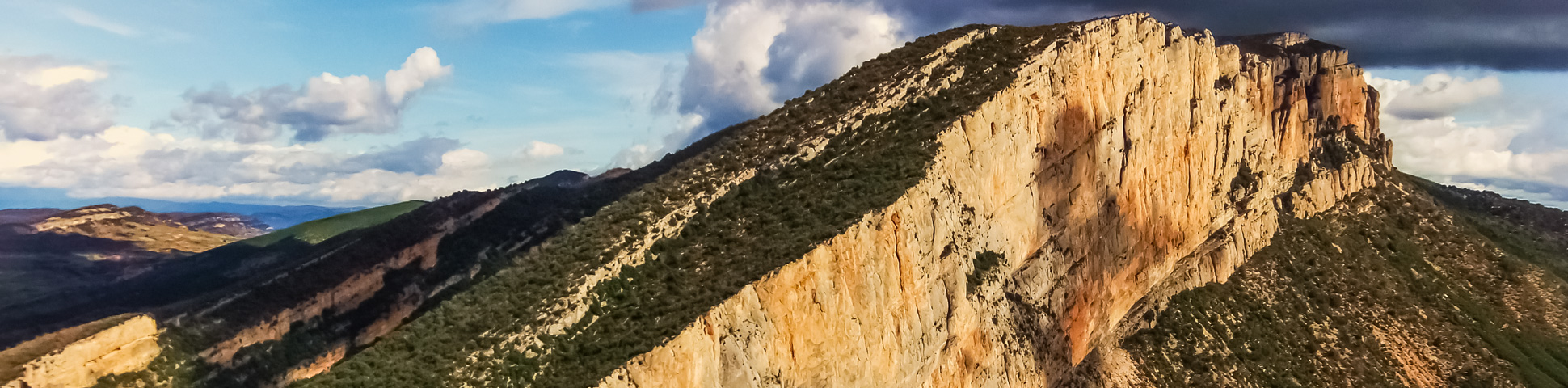 Panoramic view from Multipitch Climbing Workshop in Aragon