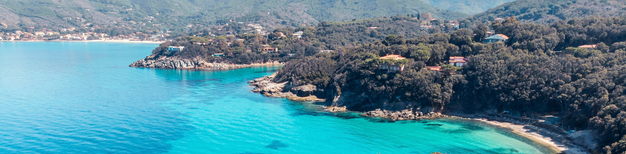 Turquoise colors along the Elba Island shores