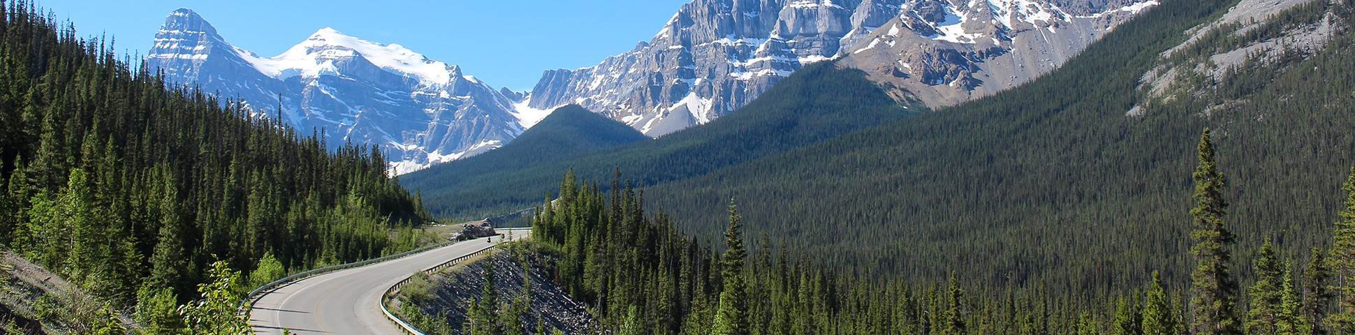 Expansive view of the mountains around Icefields Parkway