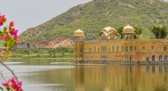 Views in Jaipur (Rajasthan) while on guided tour in India