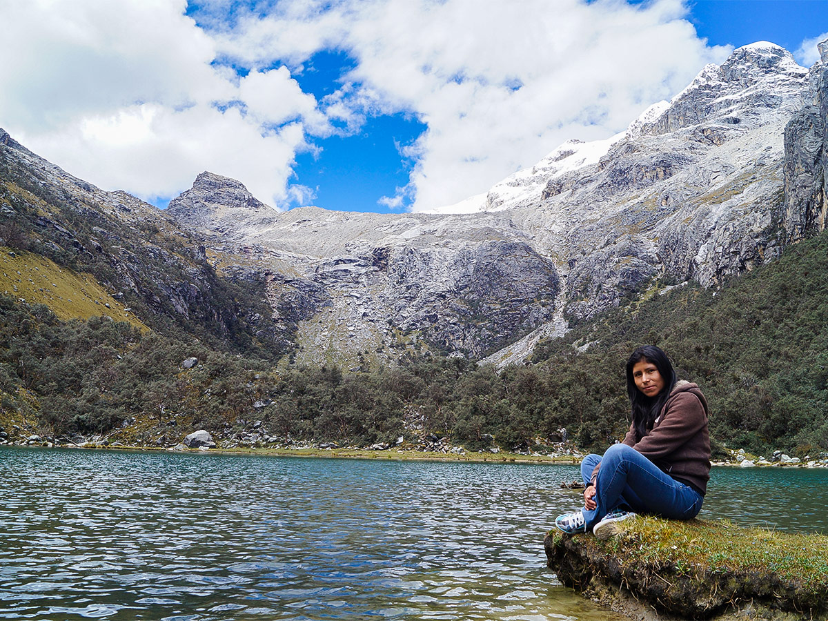 Hiking at Uruscocha near Huaraz on a guided tour