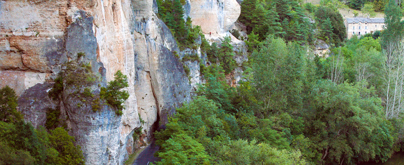 Rock boulders on rock climbing camp in the Gorges du Tarn, France