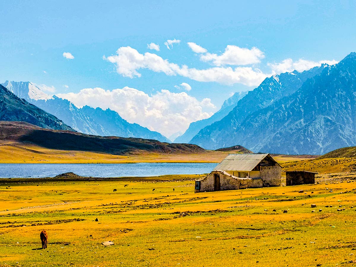 Lonely farmhouse neaar Shandur Lake on Chitral Valley Overland Tour in Pakistan