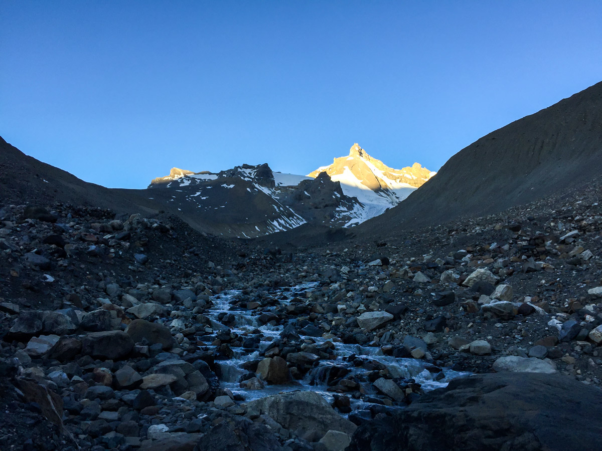 Trekking in Himalayan mountains on Annapurna Circuit trek in Nepal