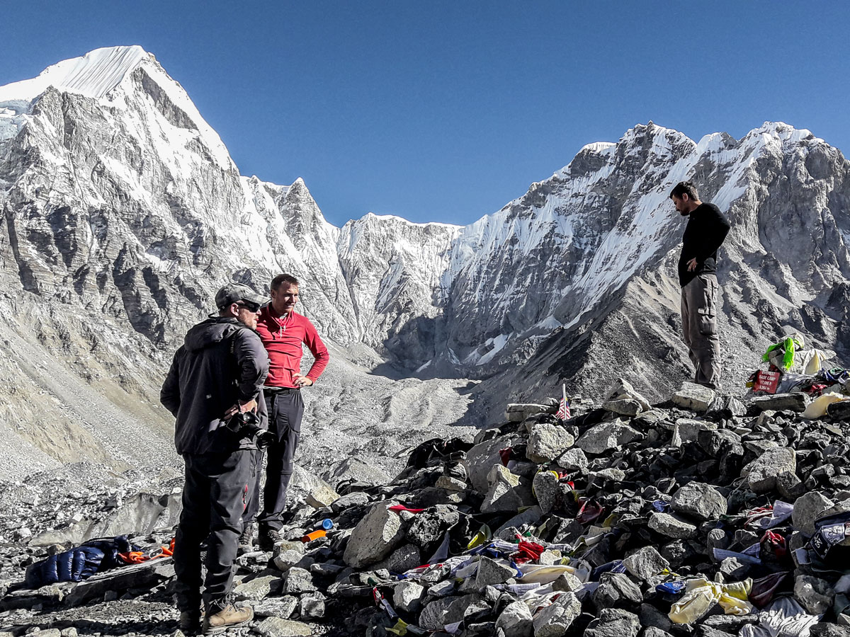 Hikers resting on Everest Base Camp and Gokyo Lake trek in Nepal