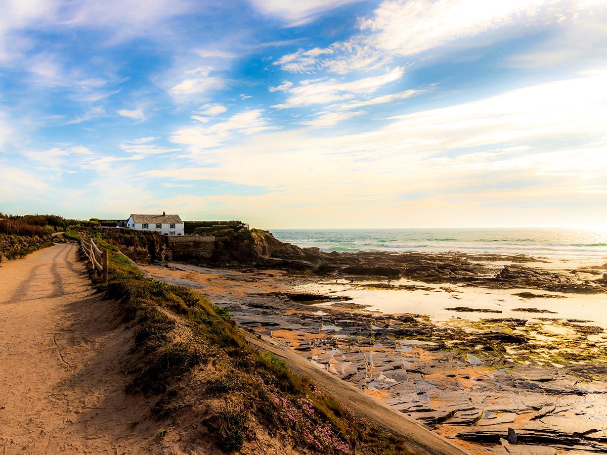 South West Coast Path at North Corwall include visiting Padstow