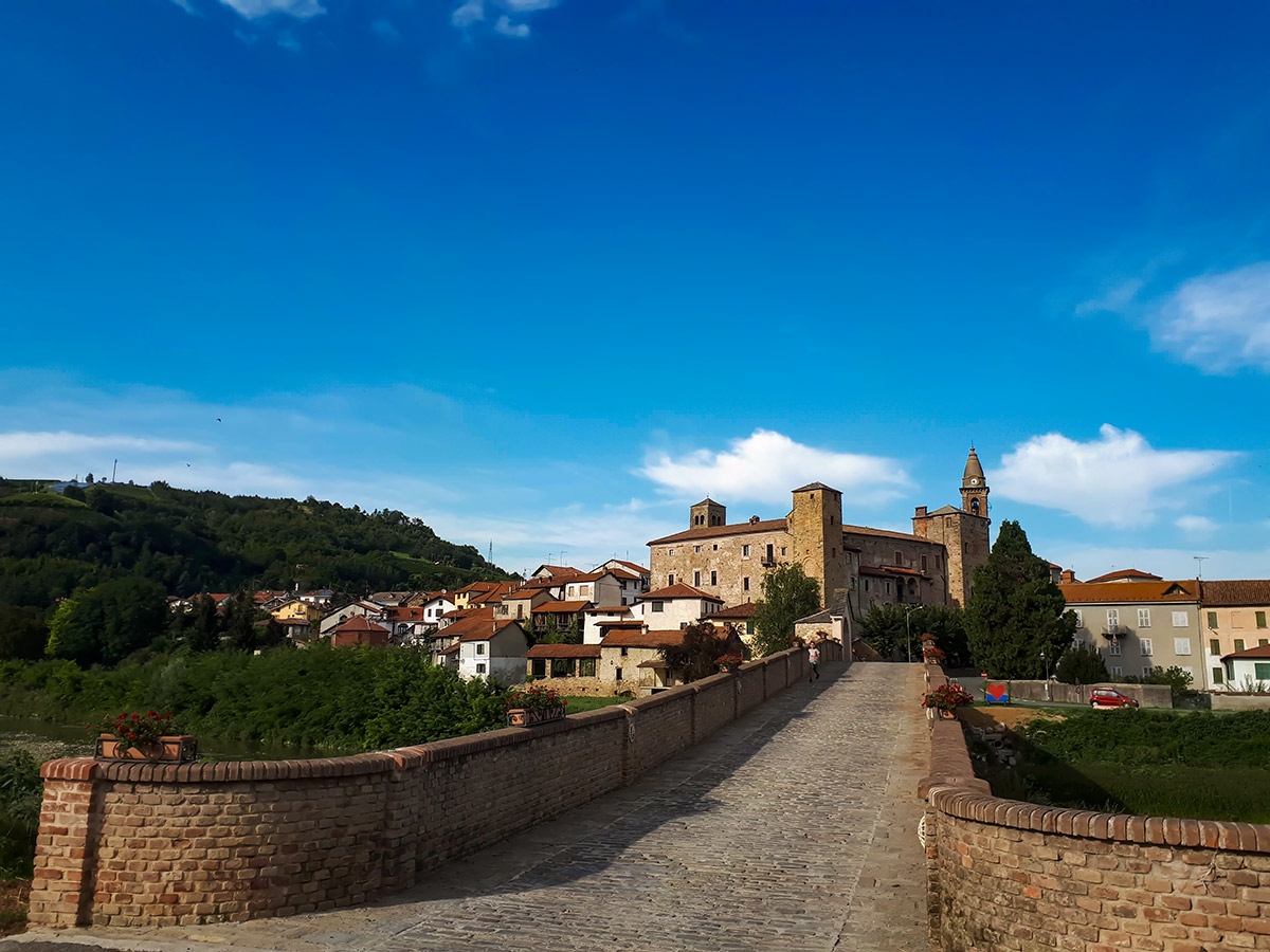 Approaching the town on Barolo walking tour in Italy