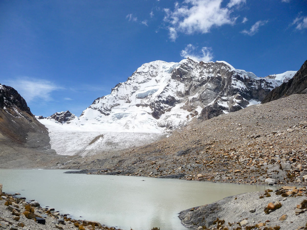 Laguna Glaciar Huayna along the hiking route near Condoriri mountain