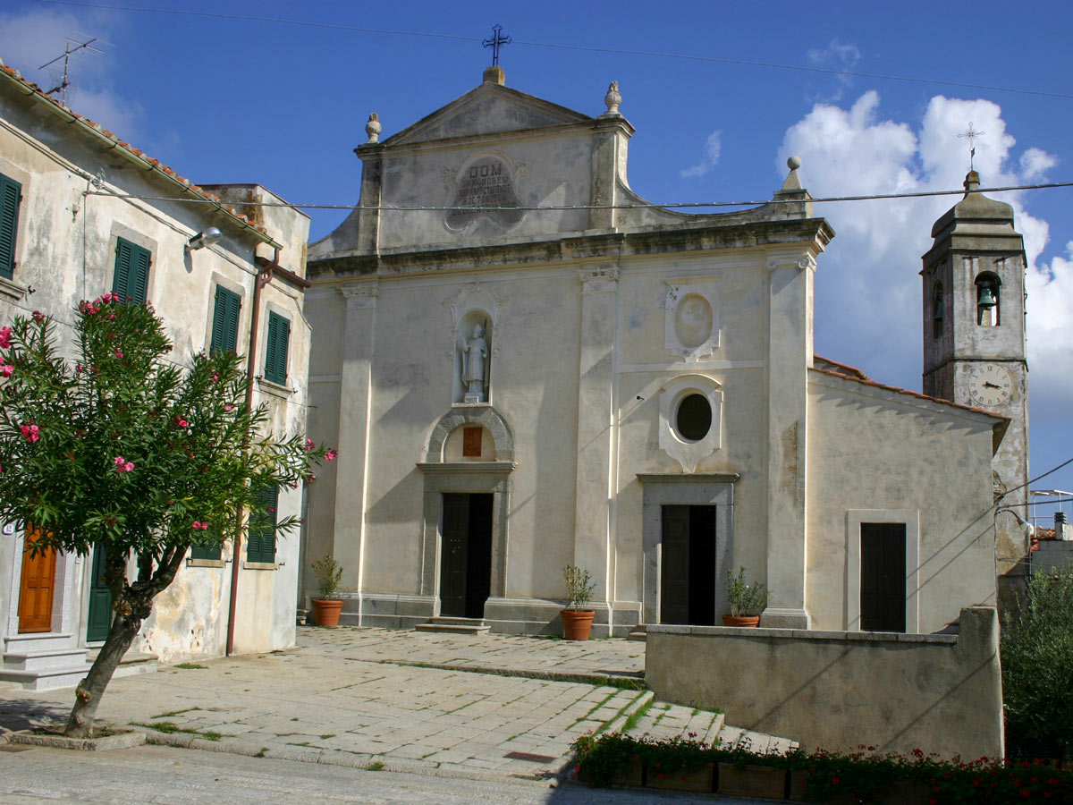 Architecture in Elba Island seen on self guided walking tour