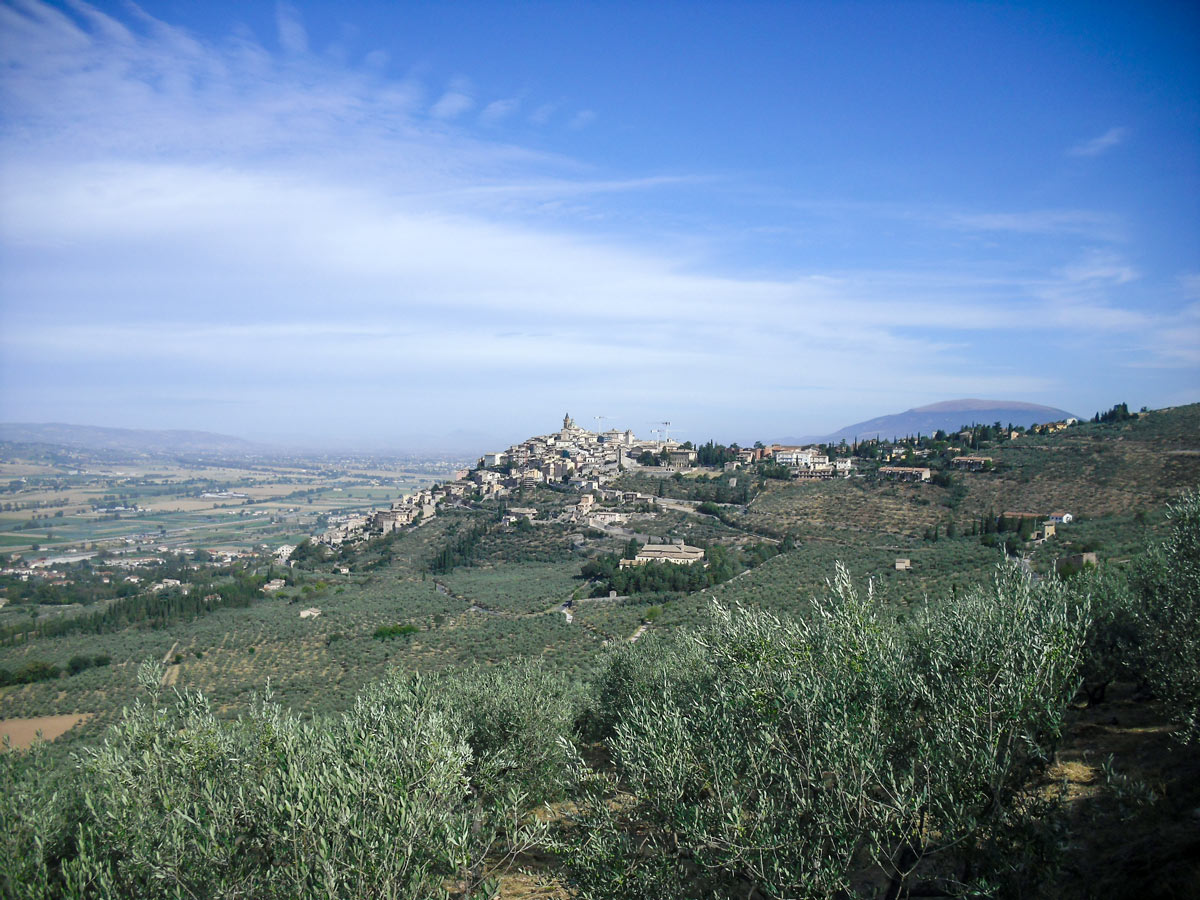 Self guided walk on St Francis path from Assisi to Spoleto rewards with stunning views