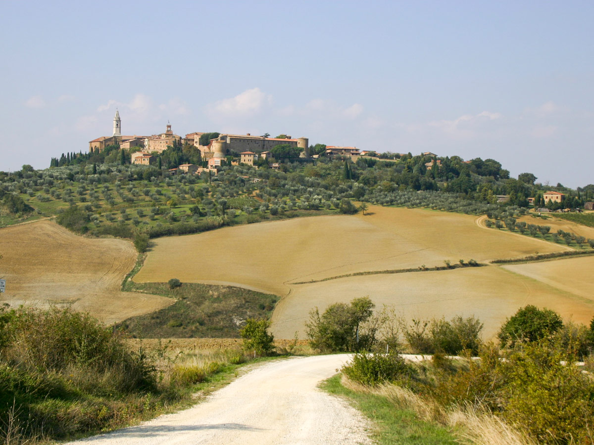 Tuscan countryside between Montepulciano and Siena