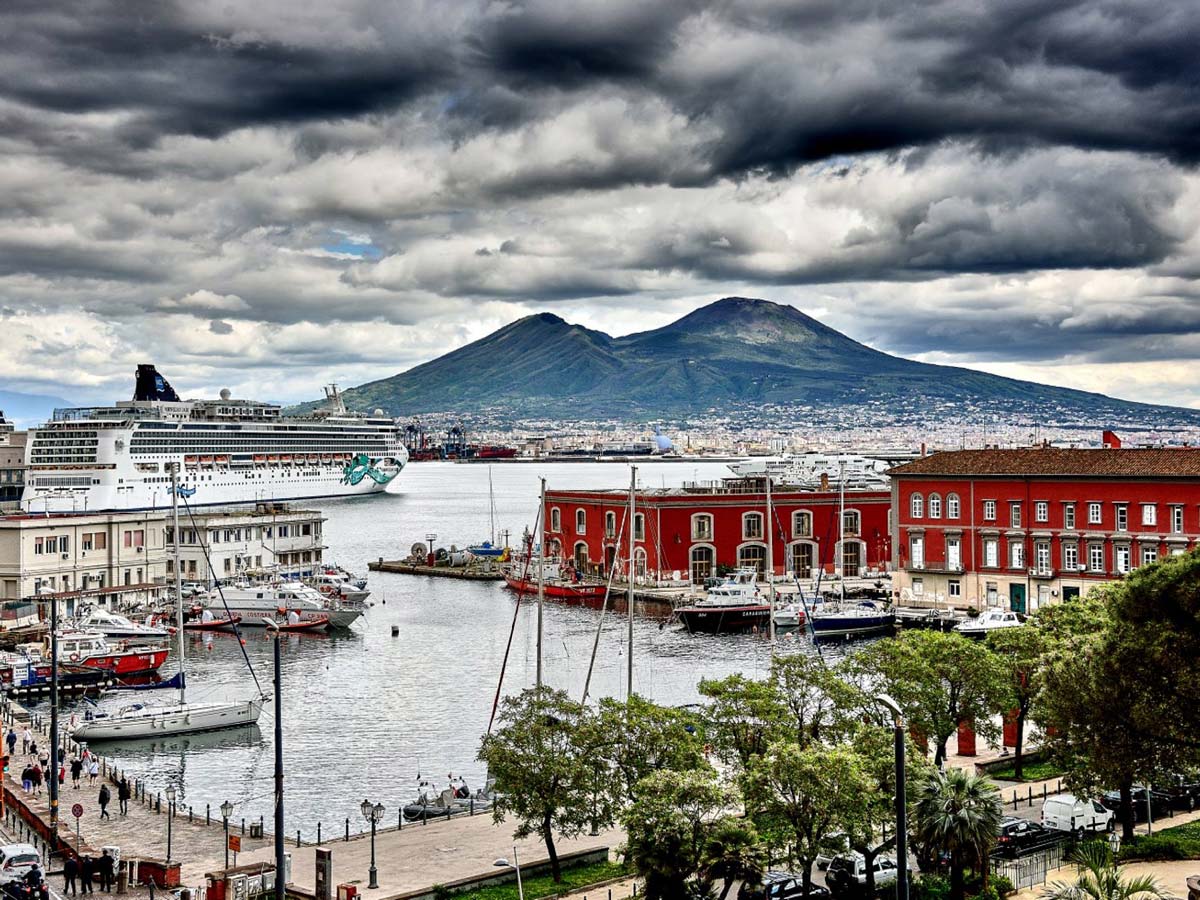 Mount Vesuvius behind the Naples bay seen on Campania Peaks and Coast walking tour