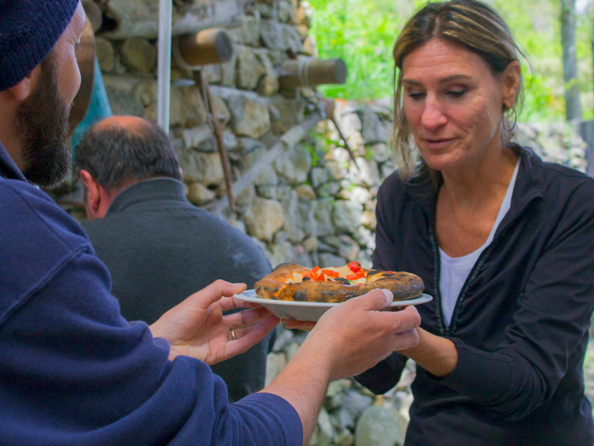 Pizza making lesson on Campania Peaks and Coast walking tour