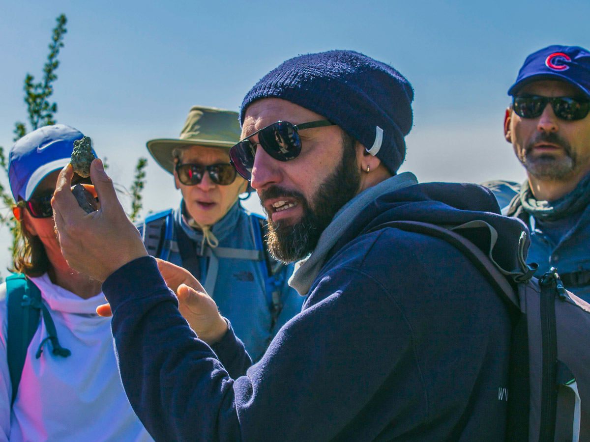 Group of hikers on Campania Peaks and Coast walking tour