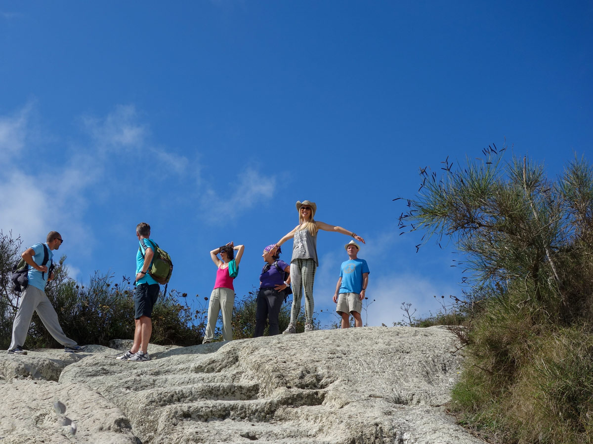 Hiking with the group on Gulf of Naples Walking Tour