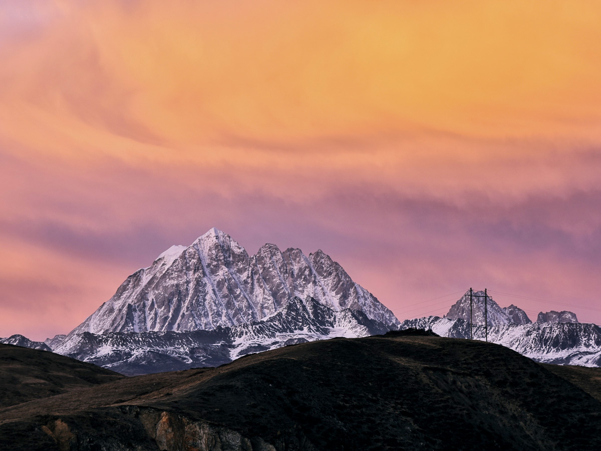 Sunset of Yala along trekking tour through West Sichuan