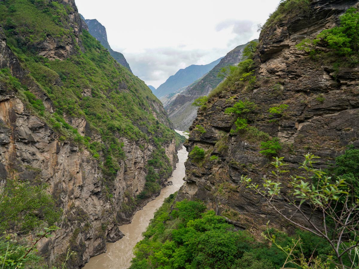 Tiger Leaping Gorge seen along trekking tour through China