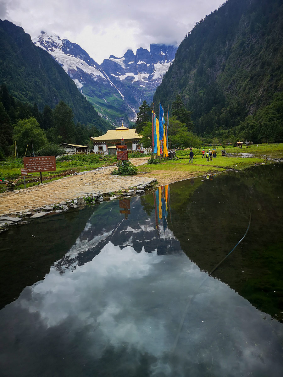 Trekking at Meili Xueshan along tour through China