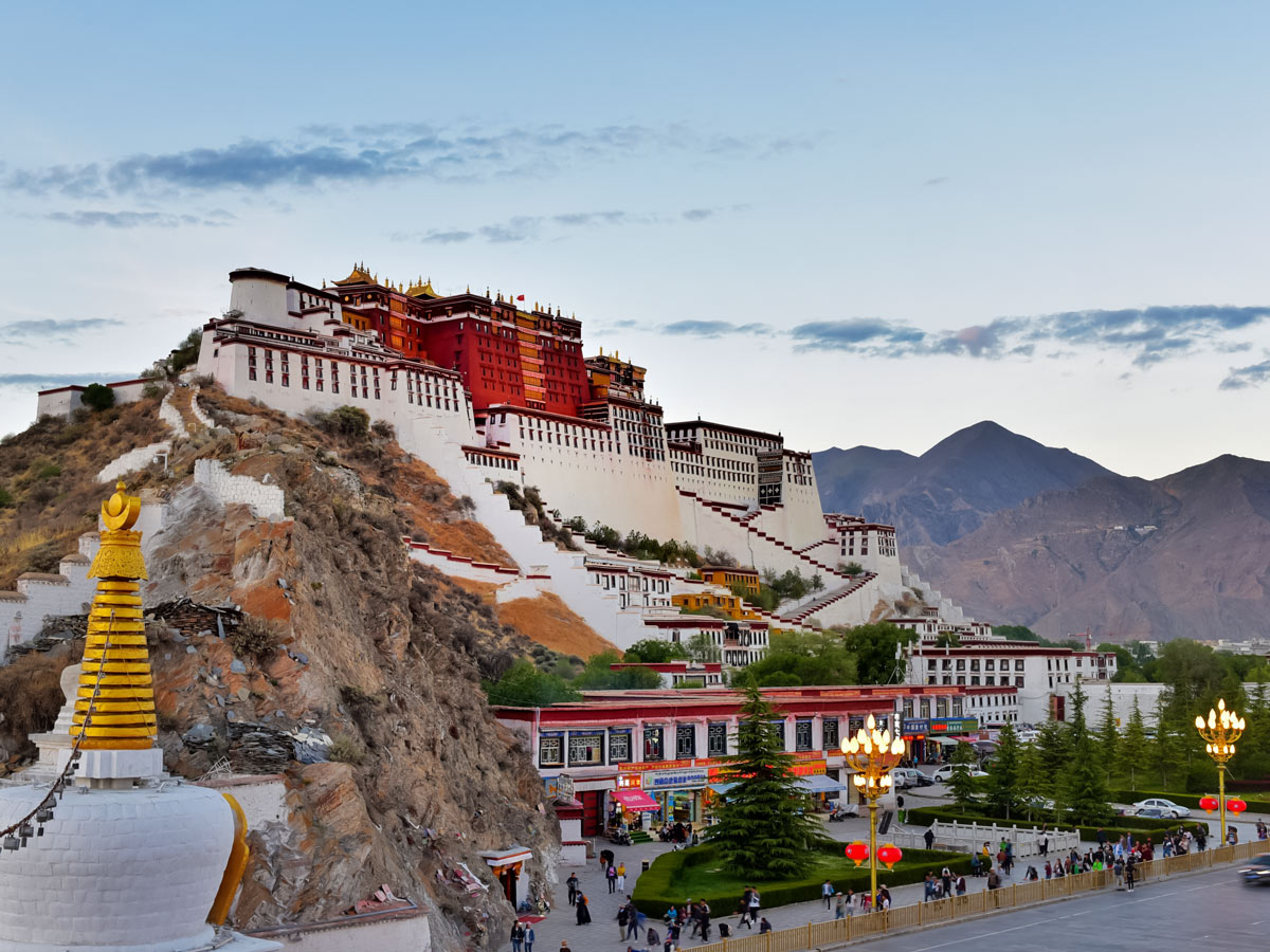 Potala seen along Great Bike tour in Central Tibet