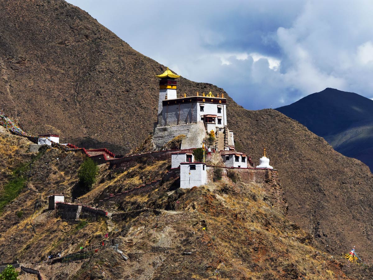 Yongbulakhan Palace seen along Great Bike tour in Central Tibet
