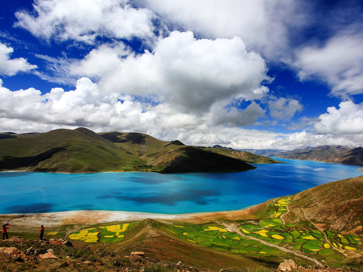 Yamdrok Lake seen along MTB tour in Tibet from Lhasa to Kathmandu