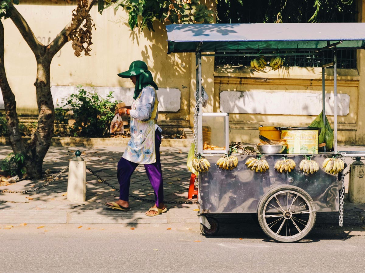 Street vendor at Phnom Penh