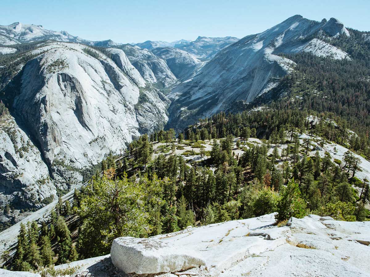 Views of the valley from the above in Yosemite