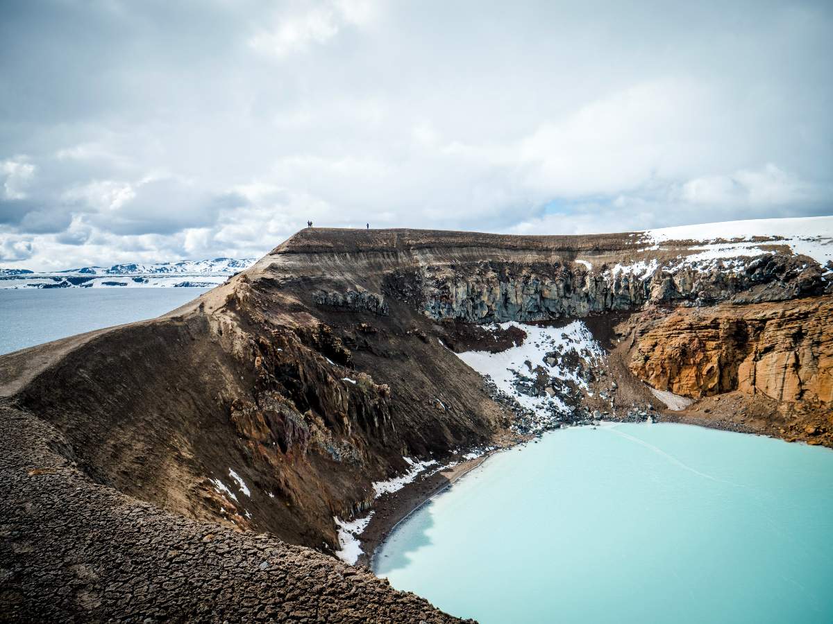 Lakes and ridges in Iceland, seen on guided coast to coast trek