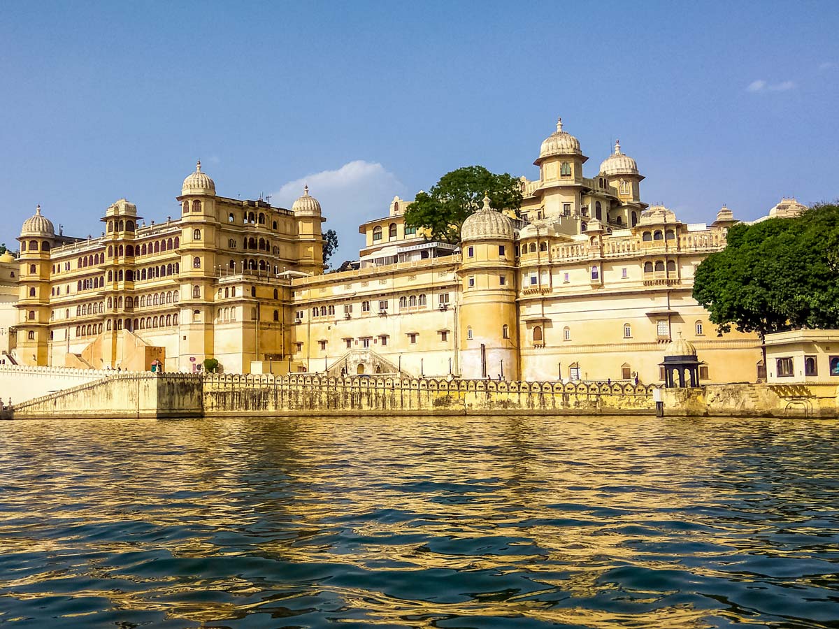 City palaceUdaipur lake India