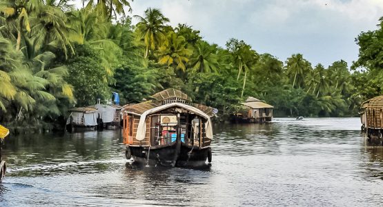 Kerala Houseboat Sightseeing Tour