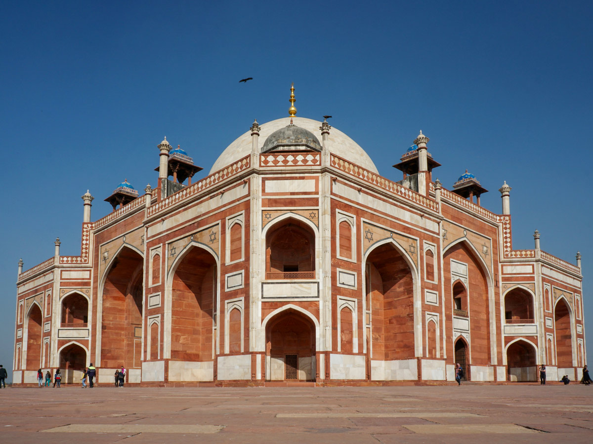 Humayun tomb islamic mausoleum red sandstone inlay arcitecture India