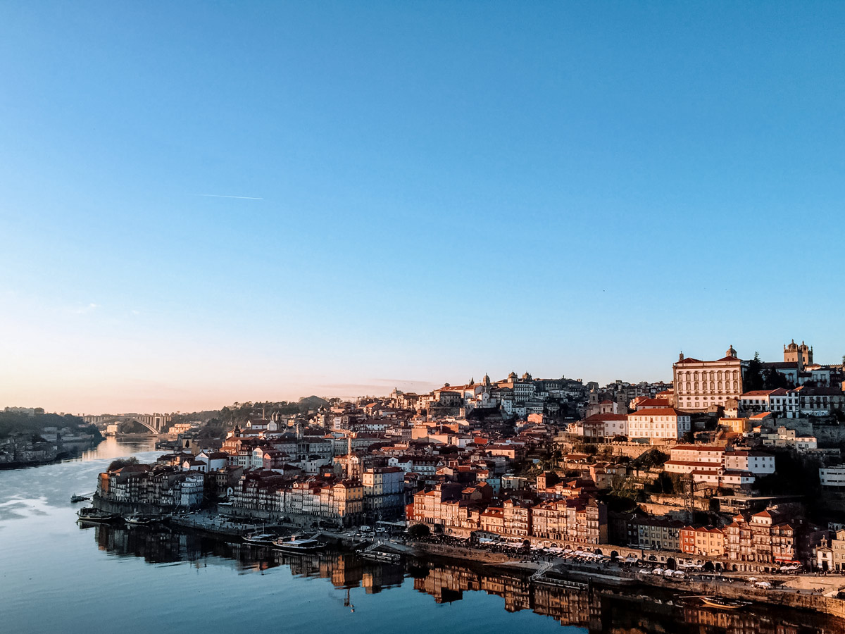 Porto Vila Nova de Gaia Portugal city sunset cycling tour
