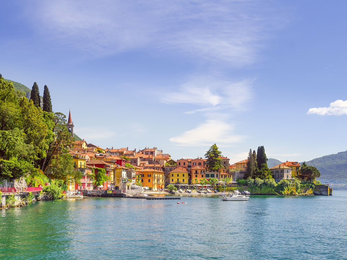 Bellagio coastal city colourful houses cycling biking tour Italy