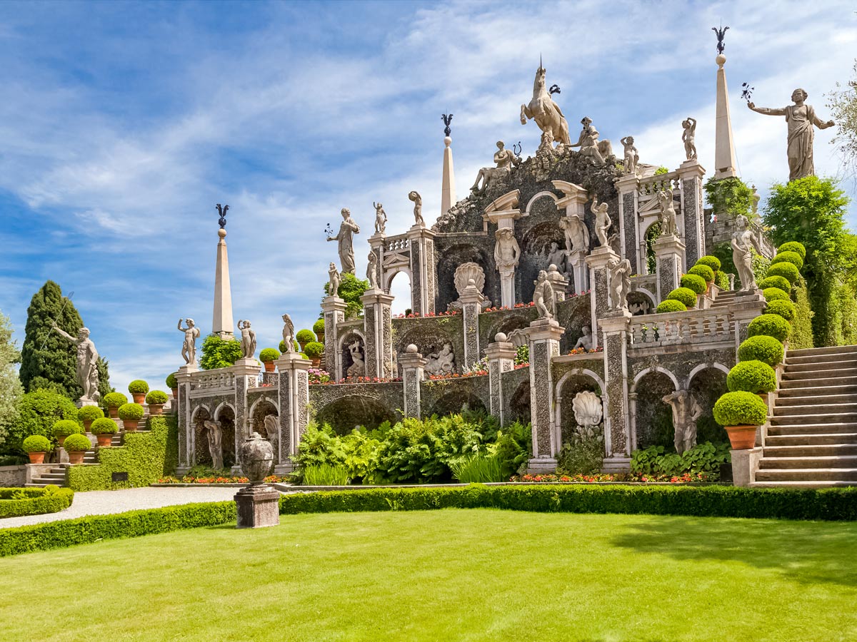 Beautiful Isola Bella statues garden cycling tour Italy