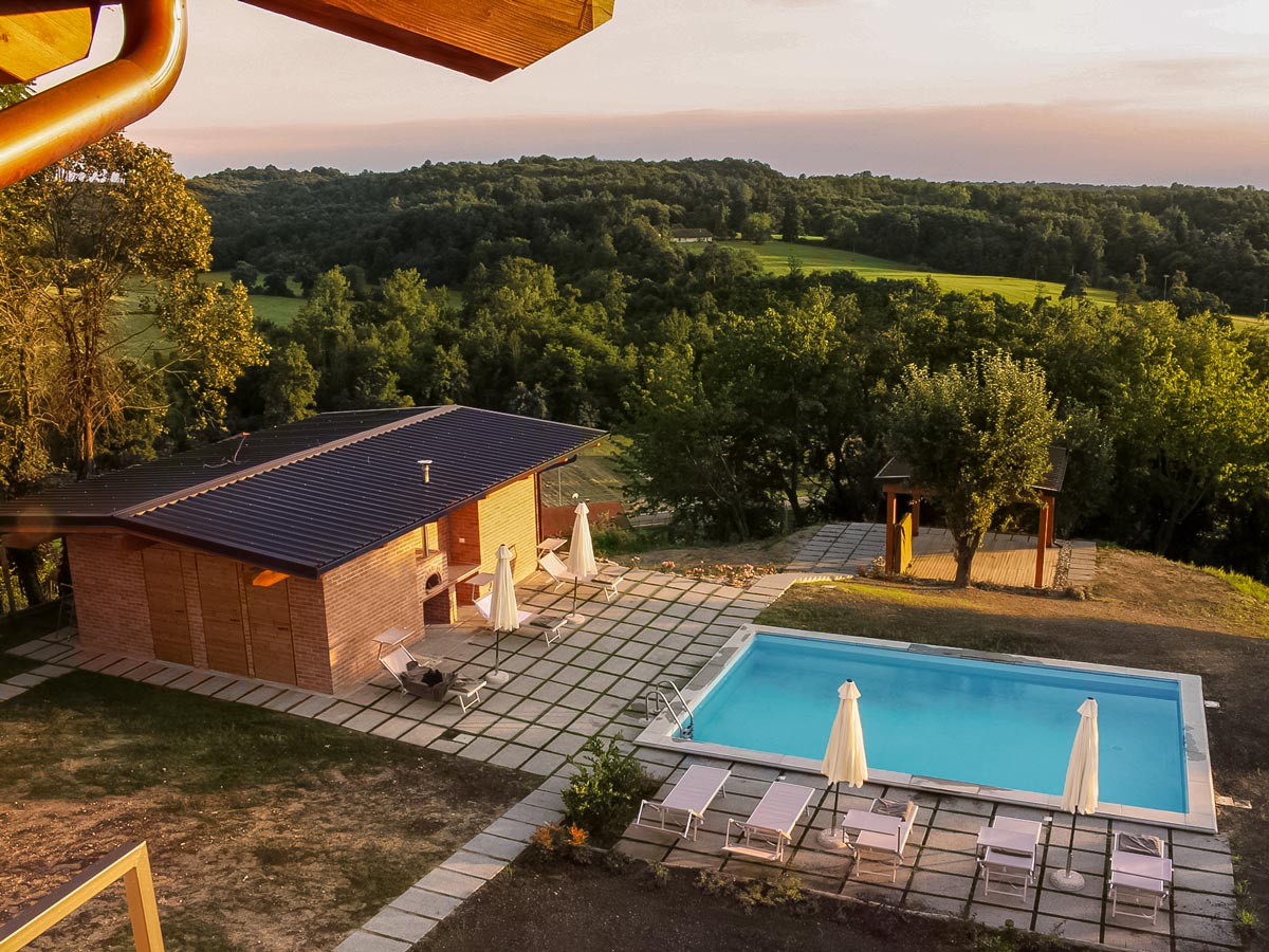 Villa roero ext beautiful pool countryside views family tour Italy