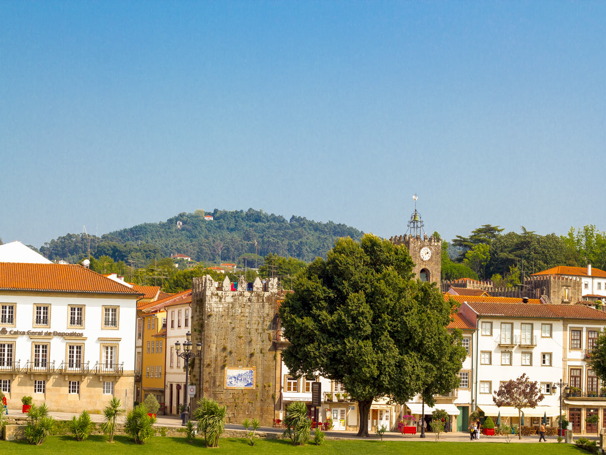 Ponte de Lima Centro Histórico adventure tour Portugal Atlantic coast