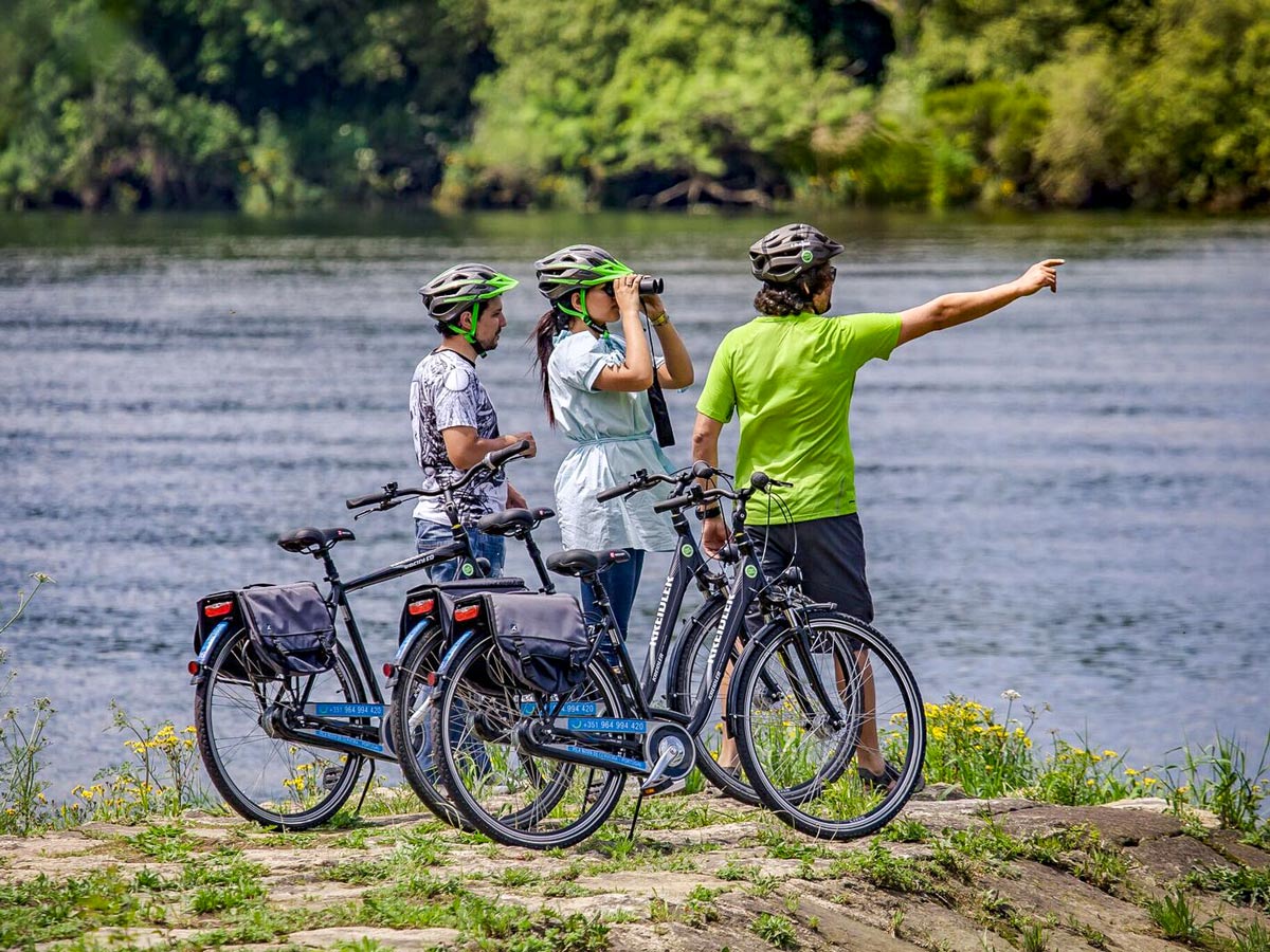 Bicicletas Ecopista family adventure bike tour Minho Portugal