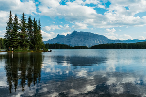 Cycle the Golden Triangle and Icefields Parkway