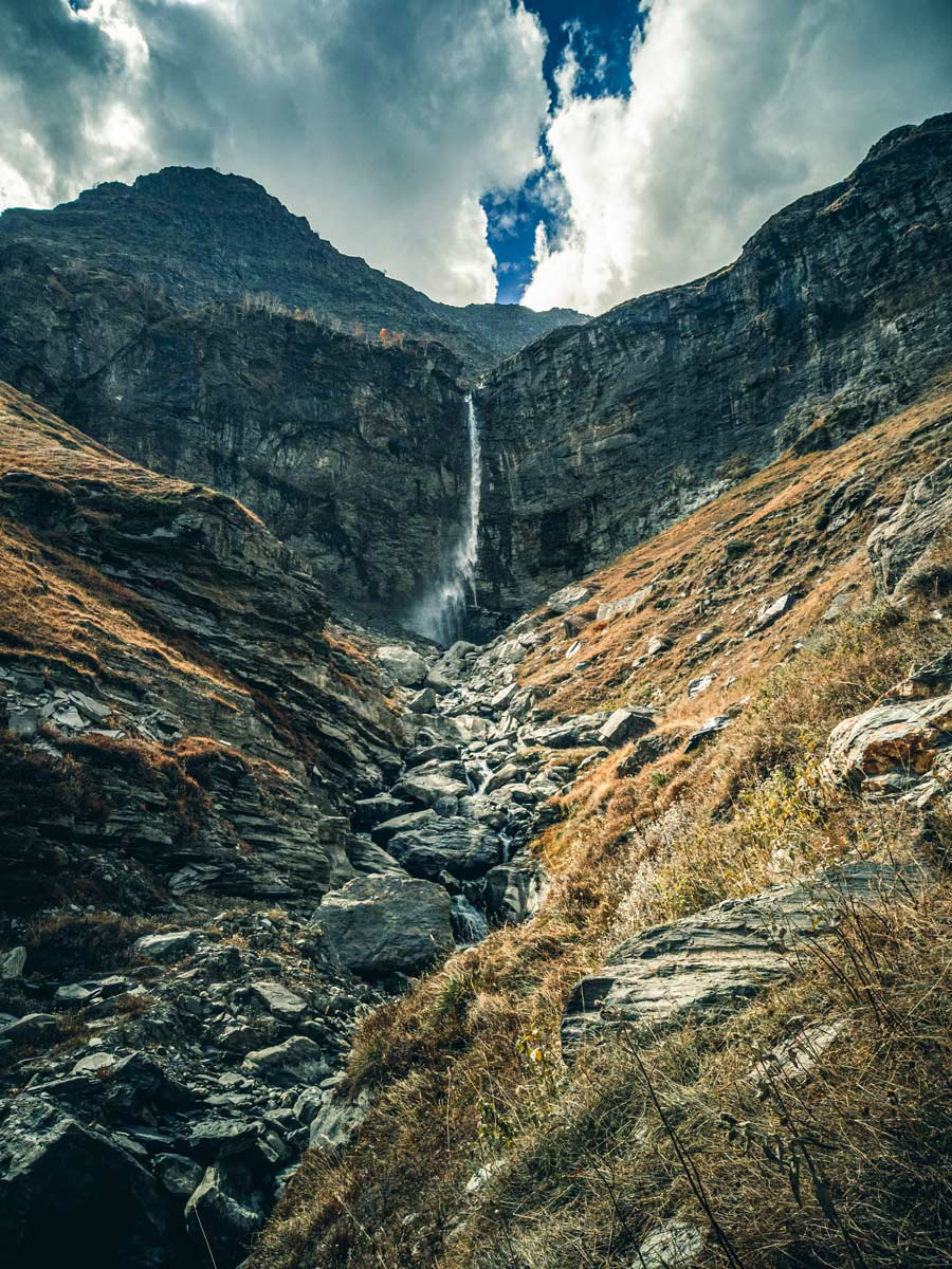Sissu mountains waterfalls Himachal Pradesh India