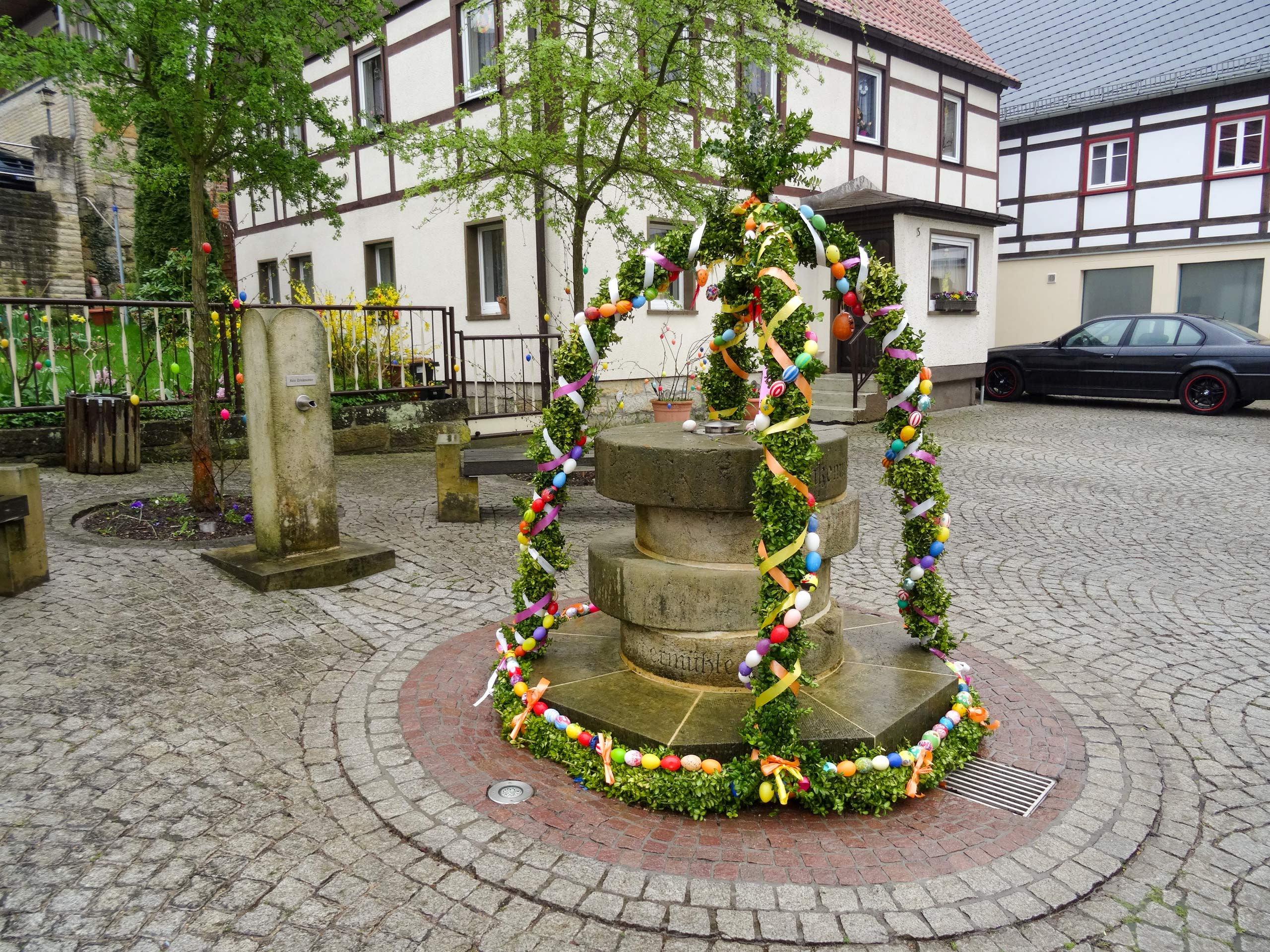 Krippen, Osterbrunnen Easter fountains