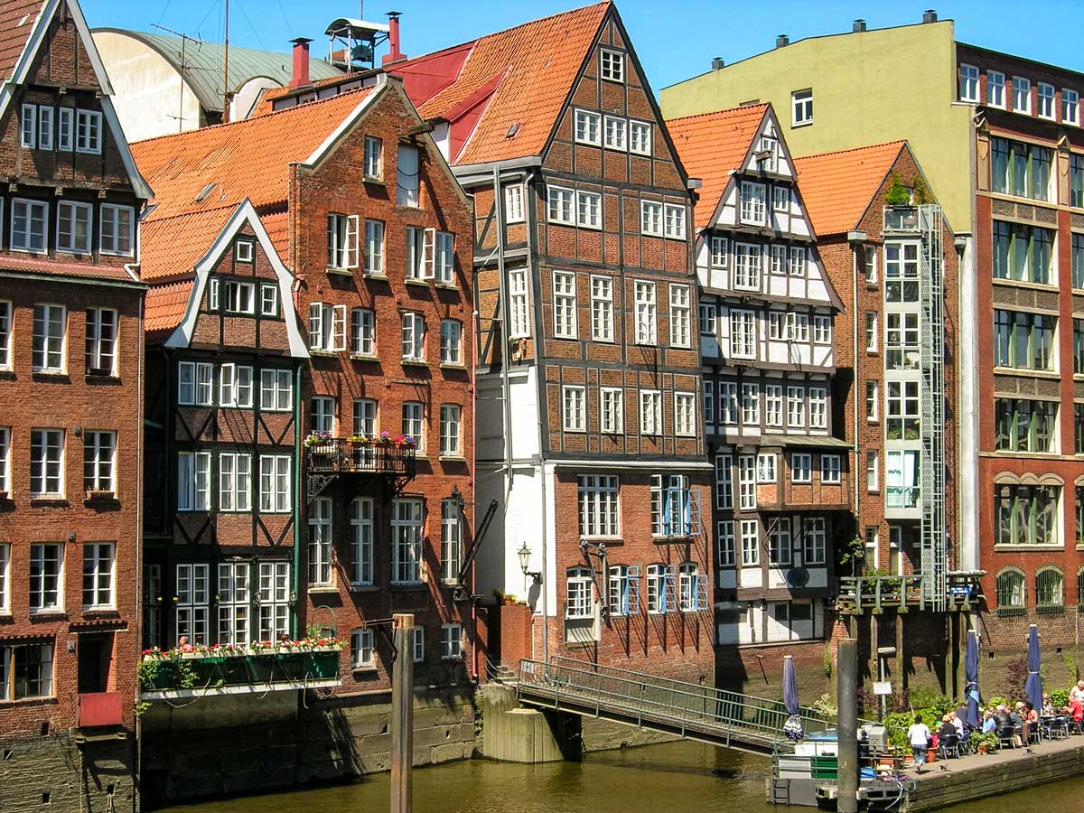 Jungfernfleet Historical buildings in Hamburg AugustusTours