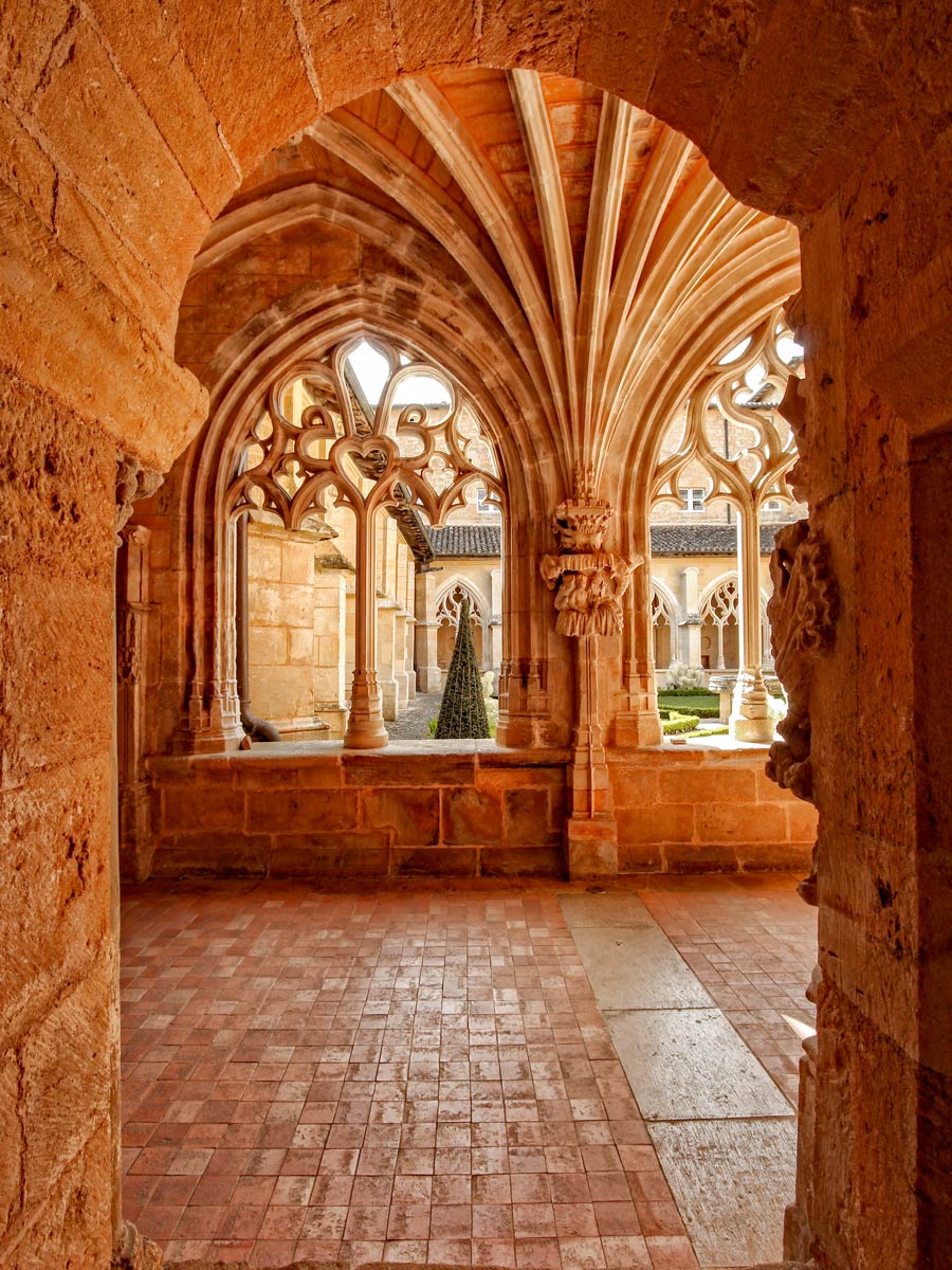 Cadouin Abbey architecture exploring Fench countryside gourmet walking tour