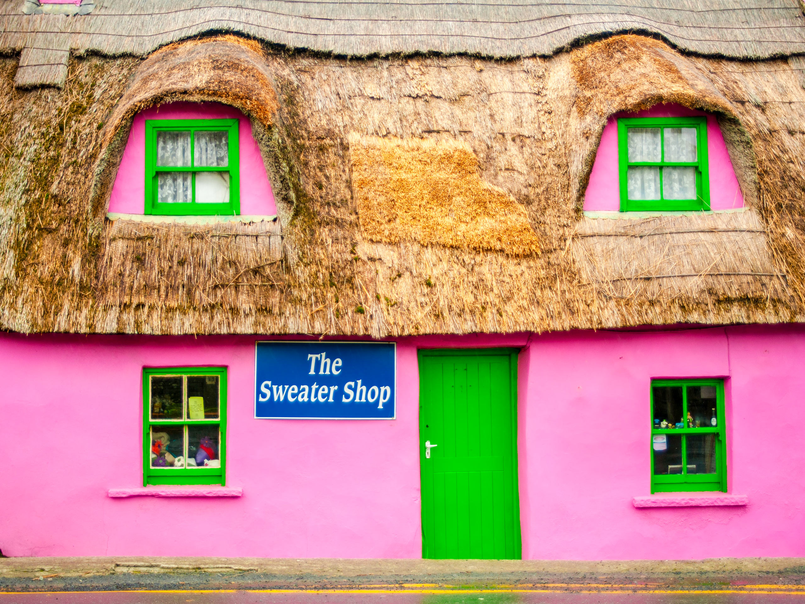 Thatched roof house in Doolin