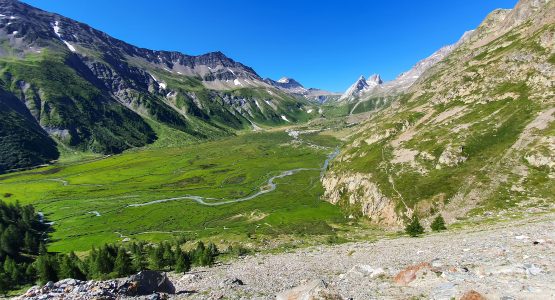 alps valley stunning landscape
