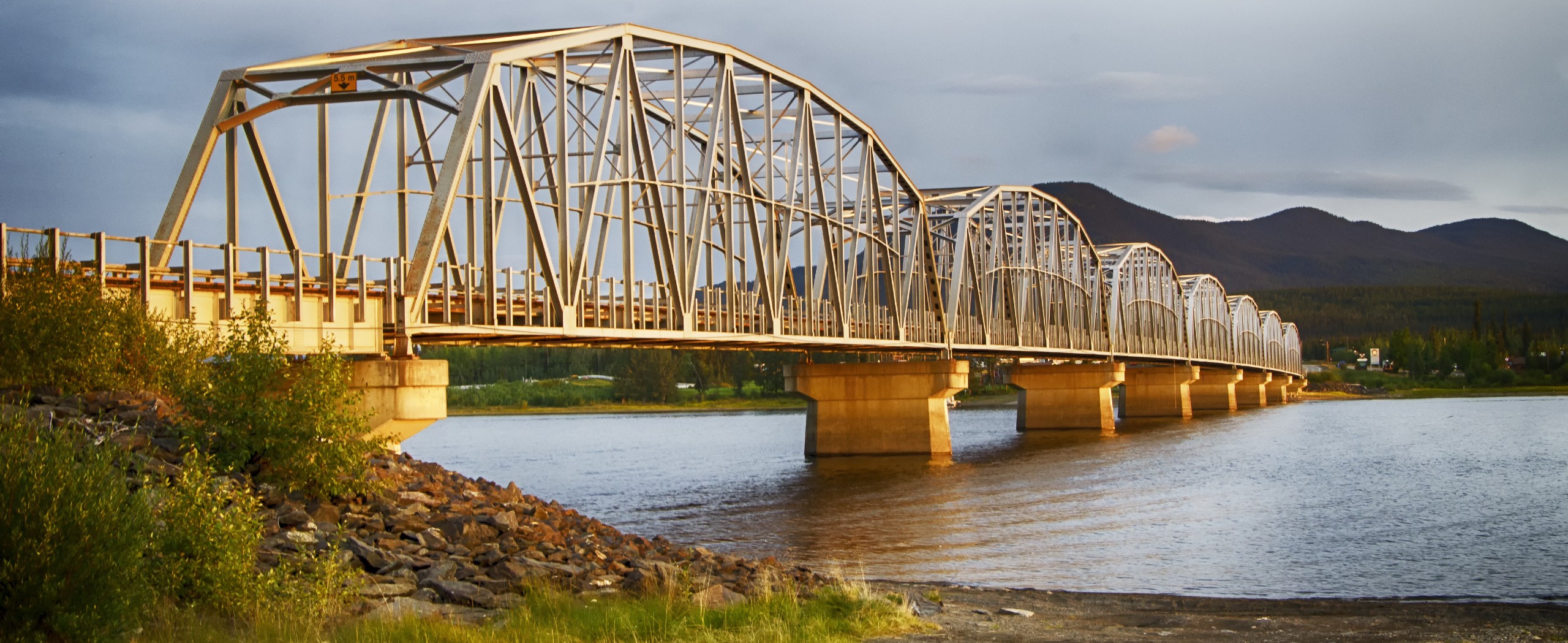 Yukon’s Autumn Colours and Northern Lights Self-Drive Tour