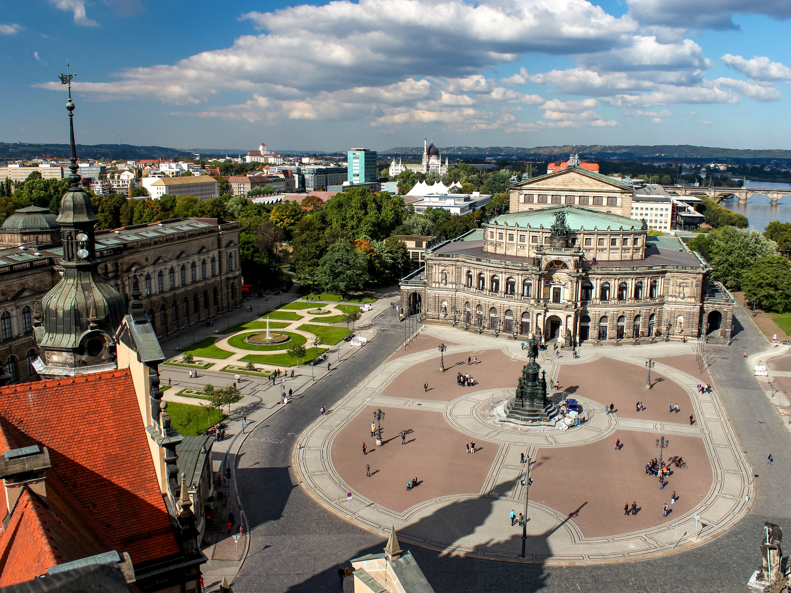 View from the Hausmannsturm to the Theaterplatz theater in Dresden