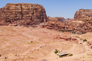 Petra & Wadi Rum Sightseeing Tour