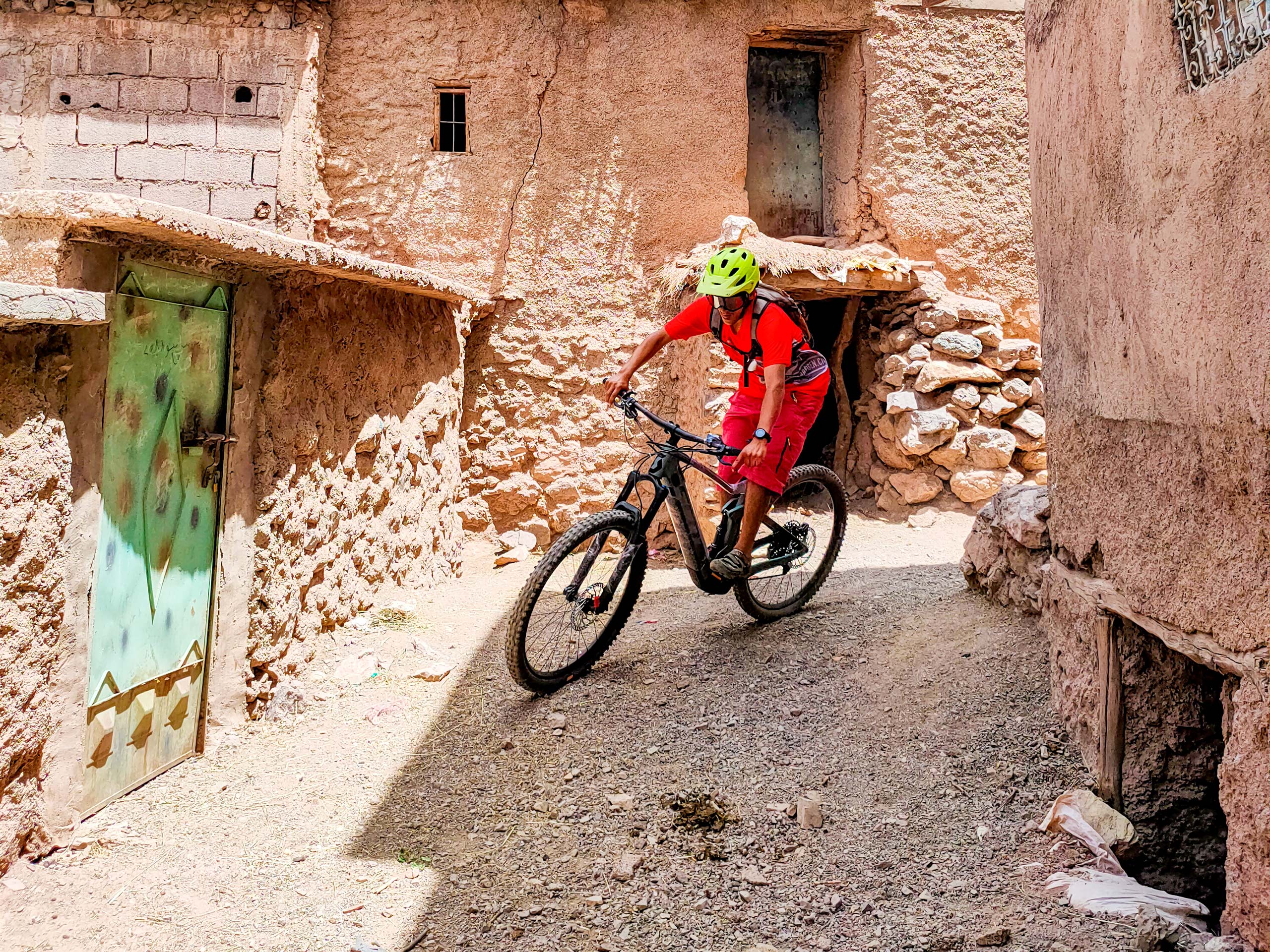 Cycling on the desert city